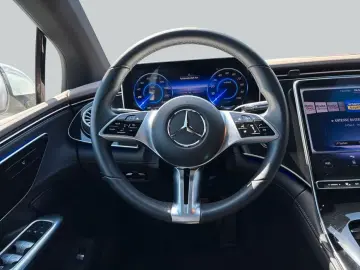 Mercedes-Benz EQE 300