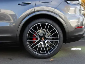 Porsche Cayenne S E-Hybrid