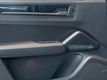Porsche Cayenne E-Hybrid Coupé Black Edition