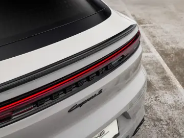 Porsche Cayenne S E-Hybrid Coupé Black Edition