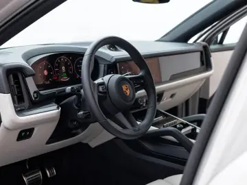 Porsche Cayenne S E-Hybrid Coupé Black Edition
