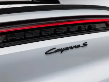 Porsche Cayenne S E-Hybrid Coupé Black Edition