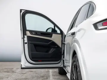 Porsche Cayenne S E-Hybrid Coupé Black Edition