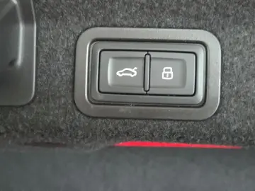 Audi A6 Lim 2.0 TFSIe quattro S tronic  MATRIX PANO