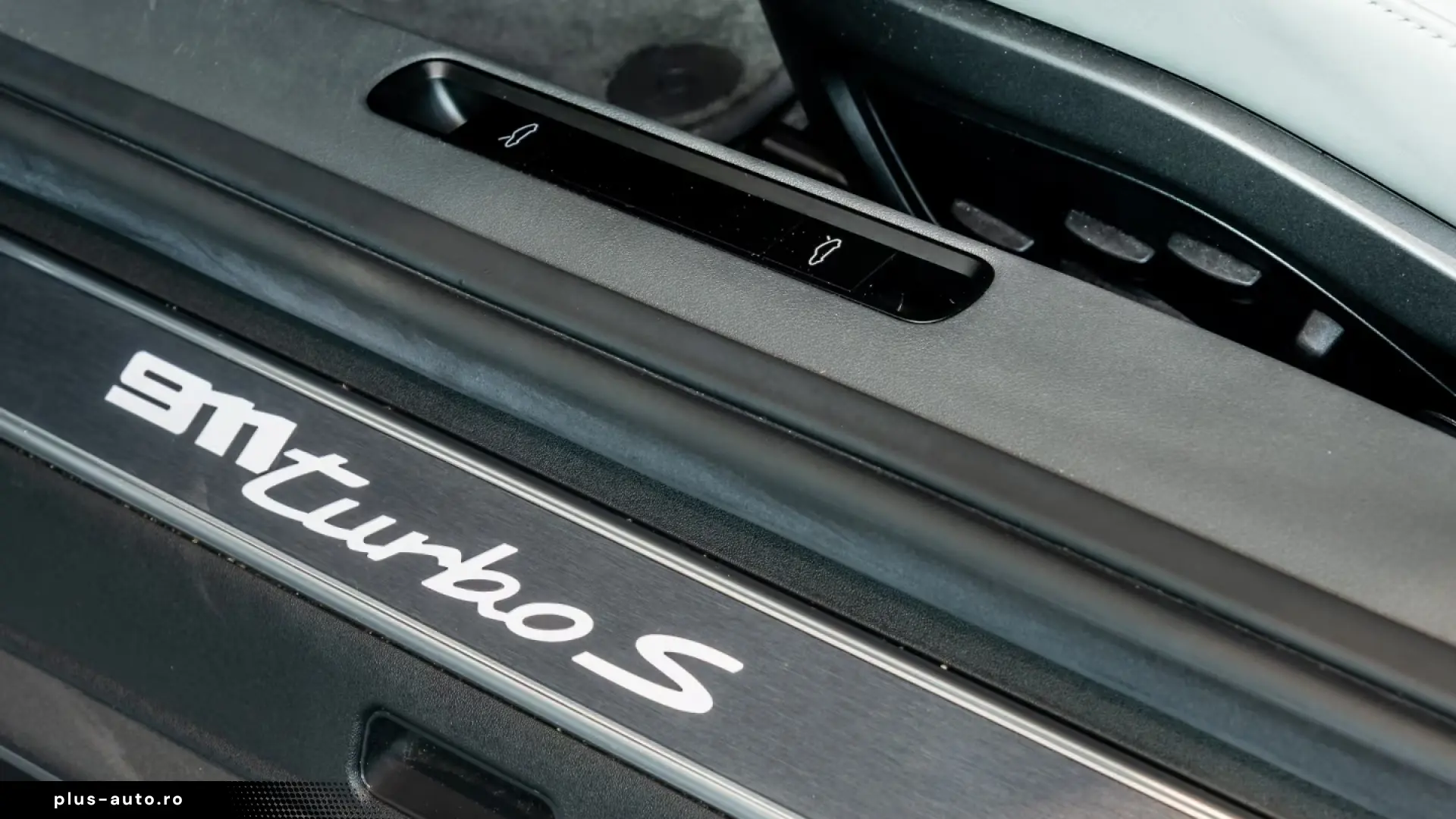 Porsche 992 911 Turbo S SportDesign Package Sport Exhaust