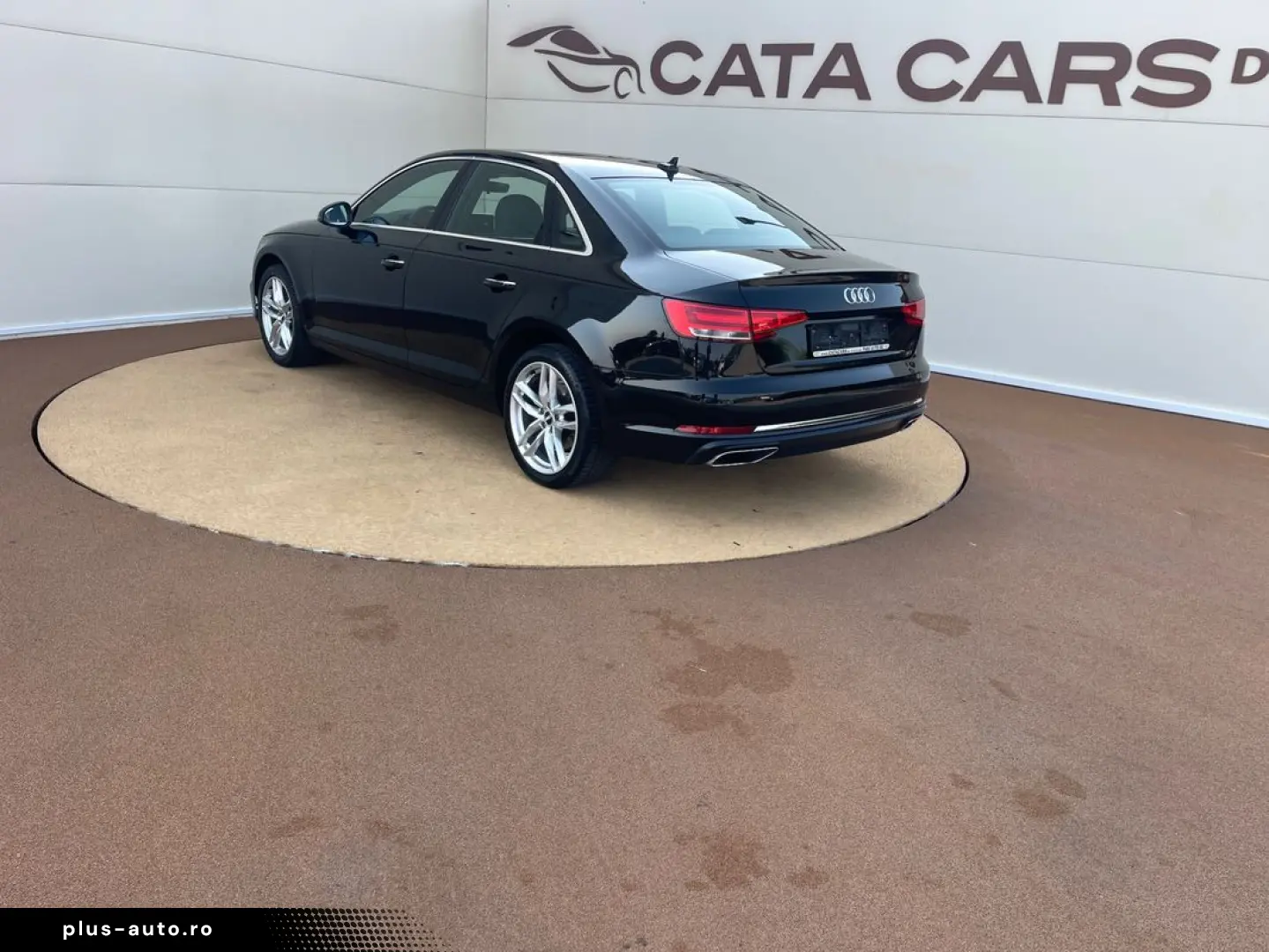Audi A4 35TDI  150CP BI-Xenon  Distronic  Ambientale  CarPla