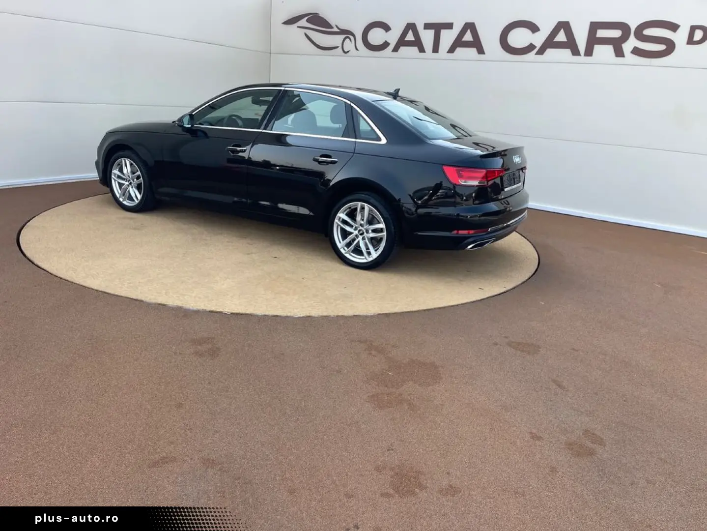 Audi A4 35TDI  150CP BI-Xenon  Distronic  Ambientale  CarPla