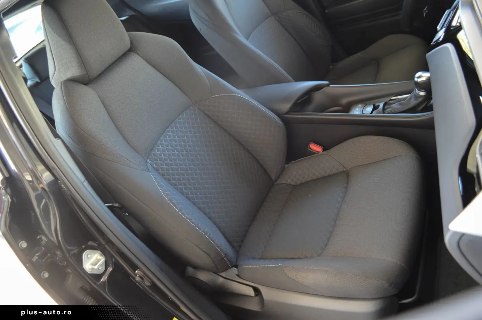 2020 Toyota C-HR Hybrid Business Edition   Automata   Rate F