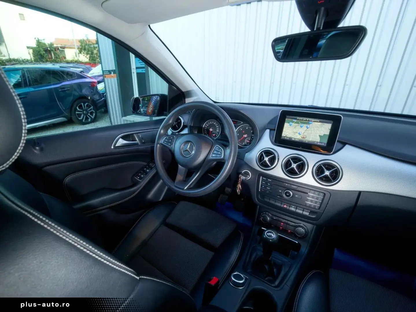 Mercedes-Benz B-180