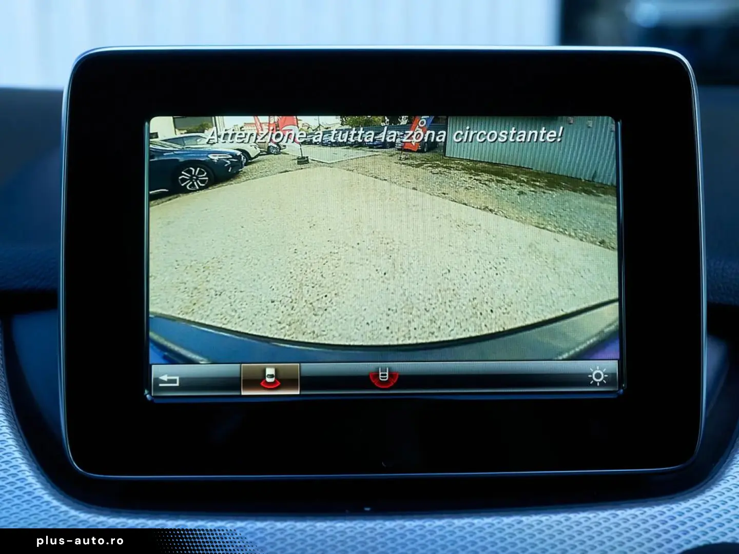 Mercedes-Benz B-180