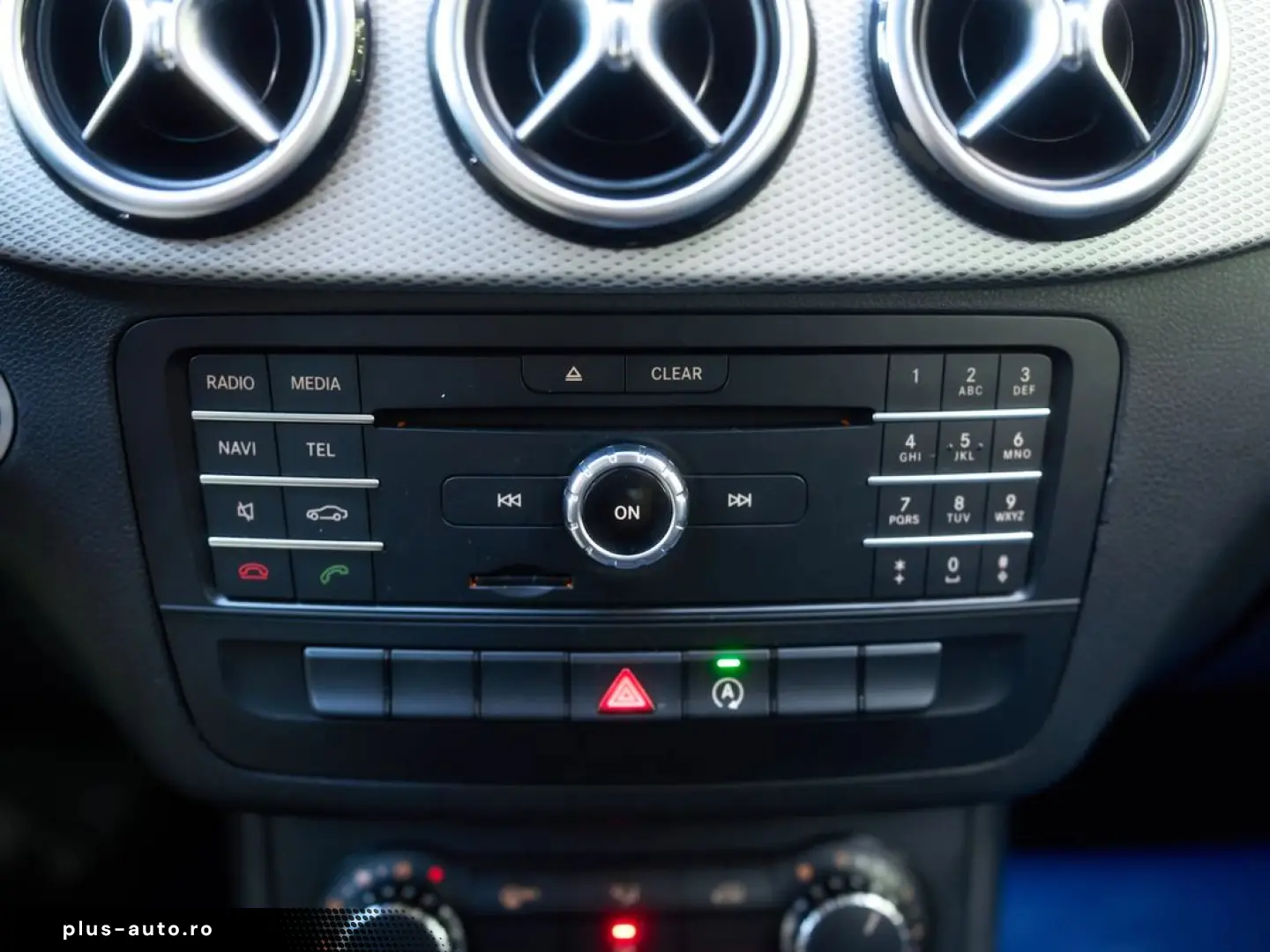 Mercedes-Benz B-180