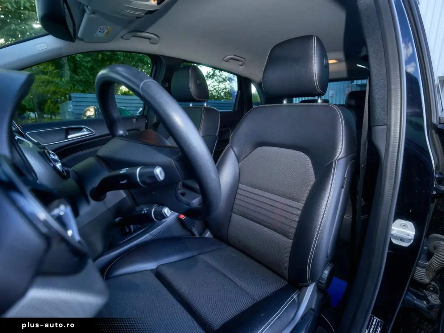 Mercedes-Benz B-180