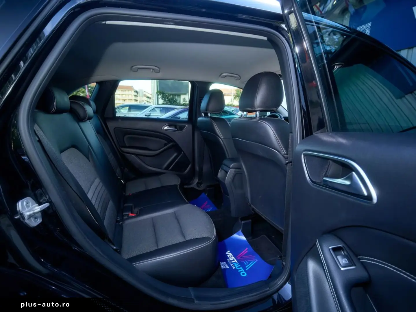 Mercedes-Benz B-180