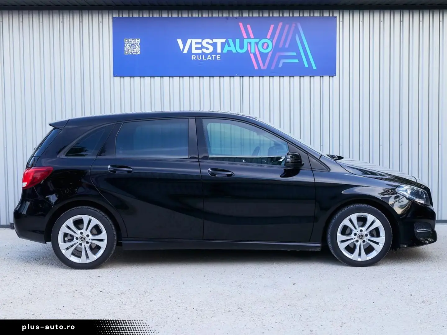 Mercedes-Benz B-180