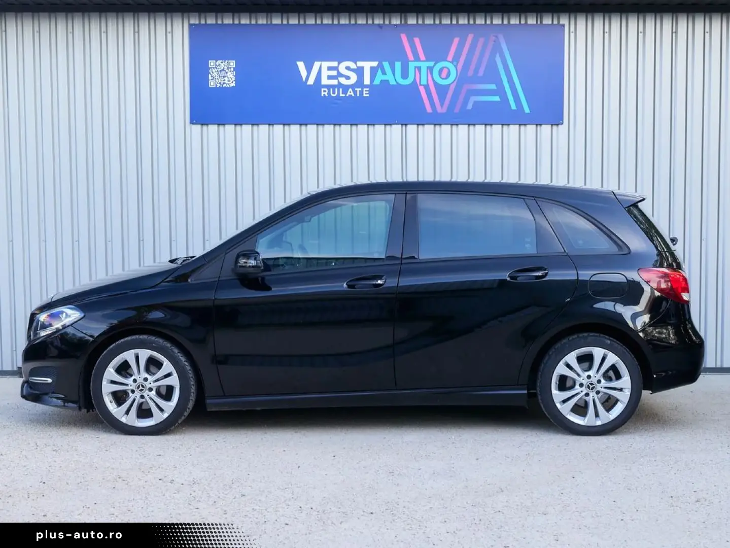 Mercedes-Benz B-180