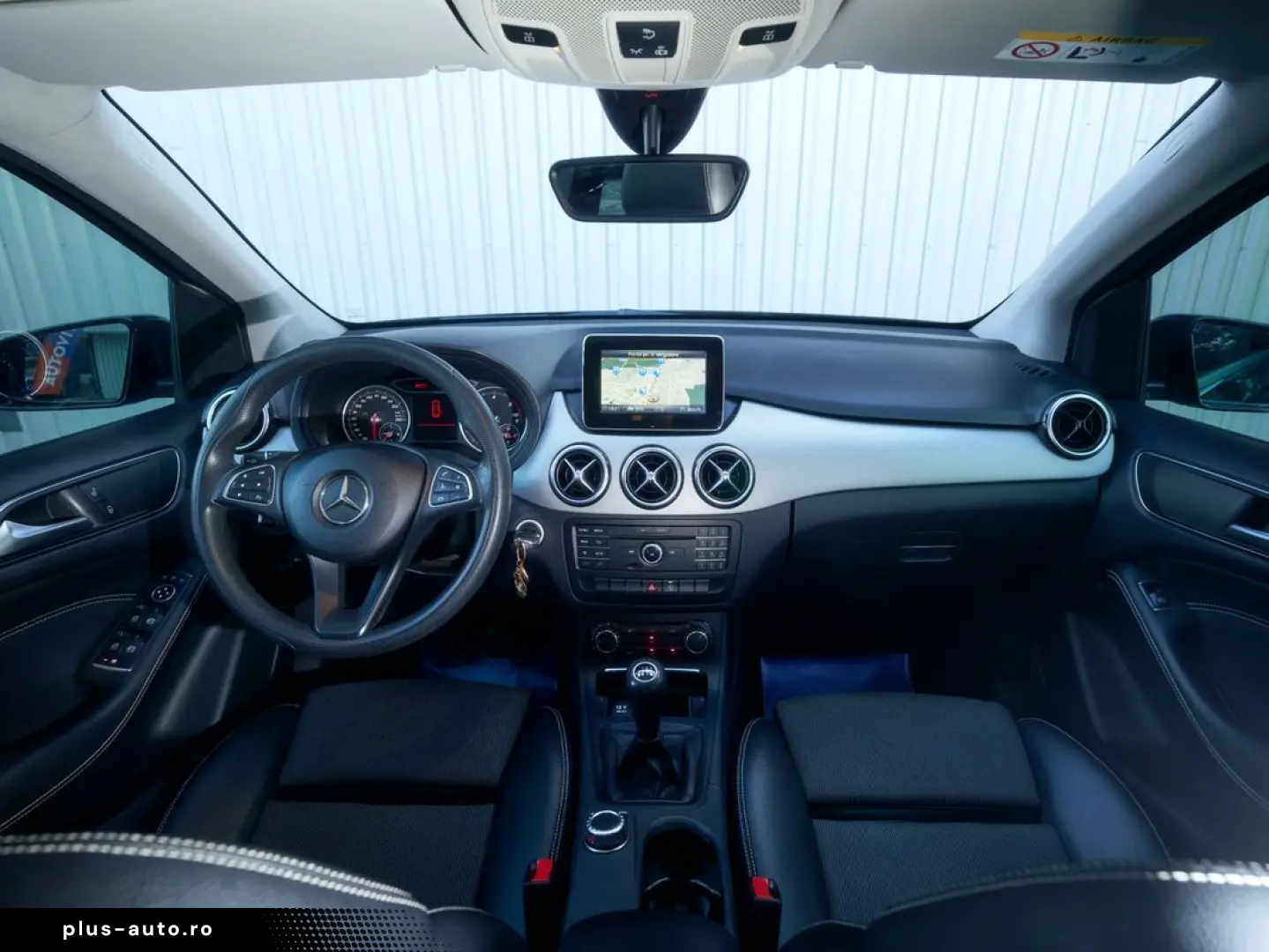 Mercedes-Benz B-180