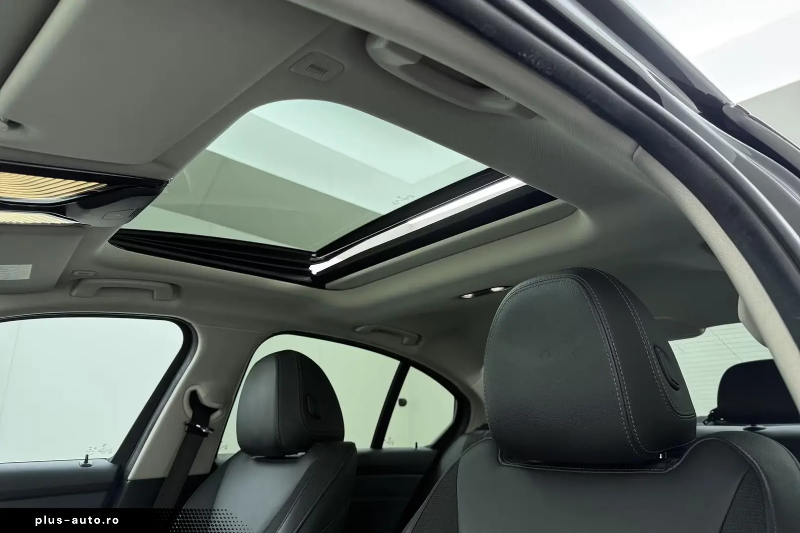 BMW 330i Luxury Line 258cp Automata