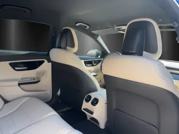 Mercedes-Benz C 300 d   265 CP Masaj Ventilație HUD DISTR