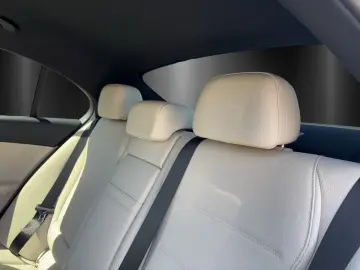 Mercedes-Benz C 300 d   265 CP Masaj Ventilație HUD DISTR