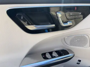 Mercedes-Benz C 300 d   265 CP Masaj Ventilație HUD DISTR