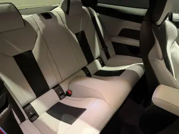 BMW M4 Competition xDrive 530 CP 360  Ventilație   HUD