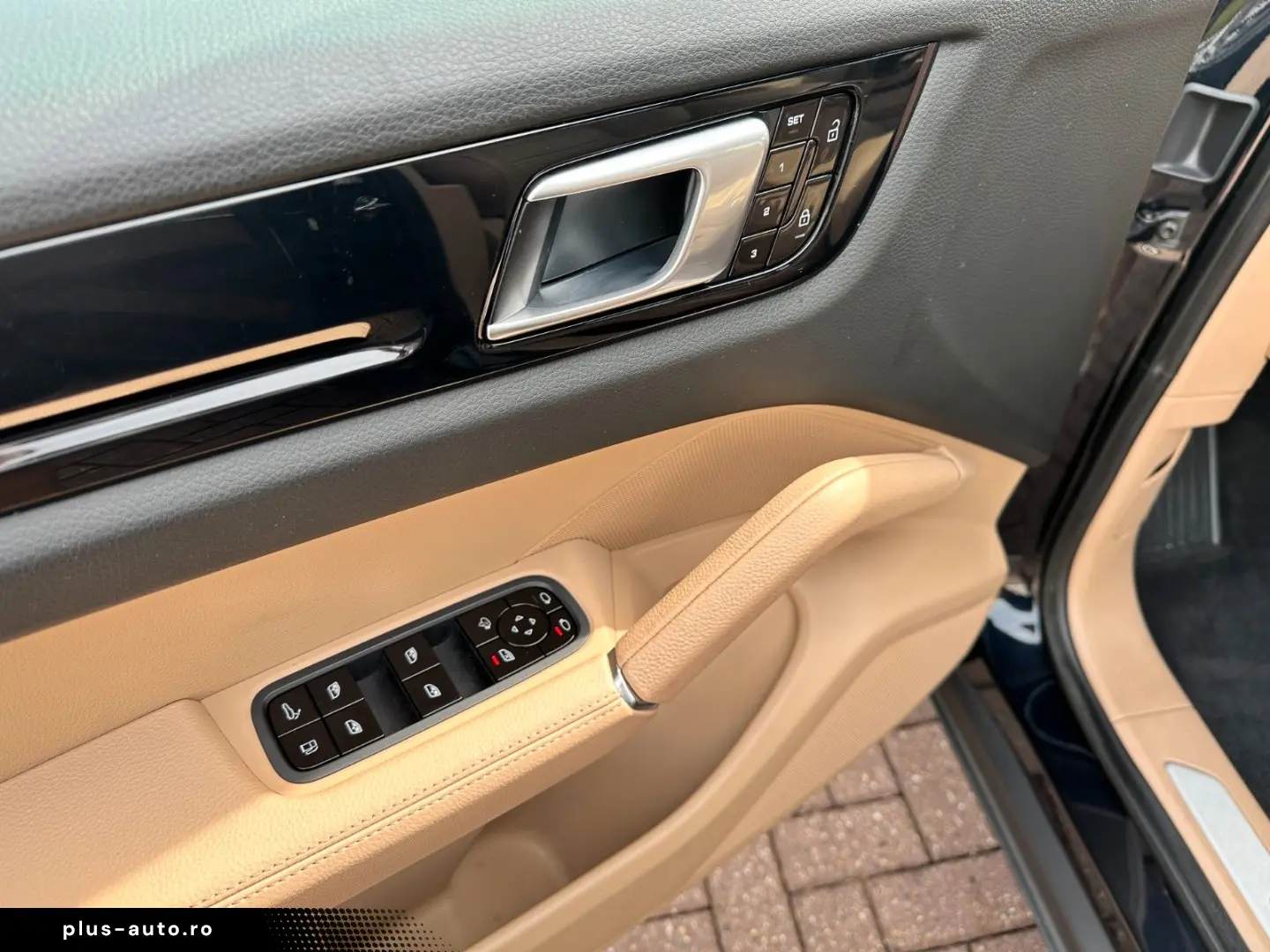 PORSCHE Cayenne E-Hybrid Chrono Plug-in Cam Pan 1.Hand