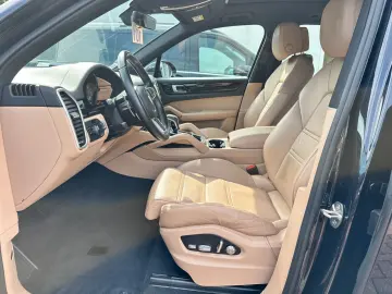PORSCHE Cayenne E-Hybrid Chrono Plug-in Cam Pan 1.Hand