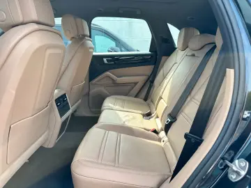 PORSCHE Cayenne E-Hybrid Chrono Plug-in Cam Pan 1.Hand