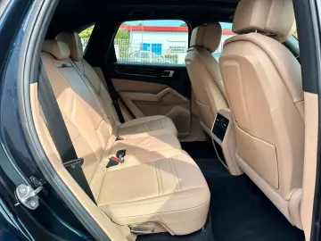 PORSCHE Cayenne E-Hybrid Chrono Plug-in Cam Pan 1.Hand