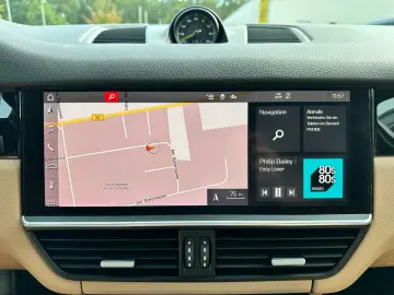PORSCHE Cayenne E-Hybrid Chrono Plug-in Cam Pan 1.Hand