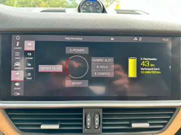 PORSCHE Cayenne E-Hybrid Chrono Plug-in Cam Pan 1.Hand