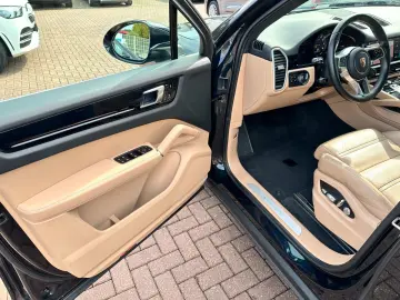 PORSCHE Cayenne E-Hybrid Chrono Plug-in Cam Pan 1.Hand