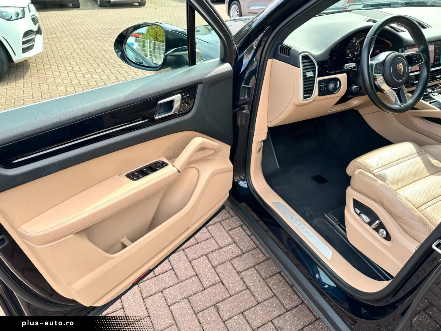 PORSCHE Cayenne E-Hybrid Chrono Plug-in Cam Pan 1.Hand