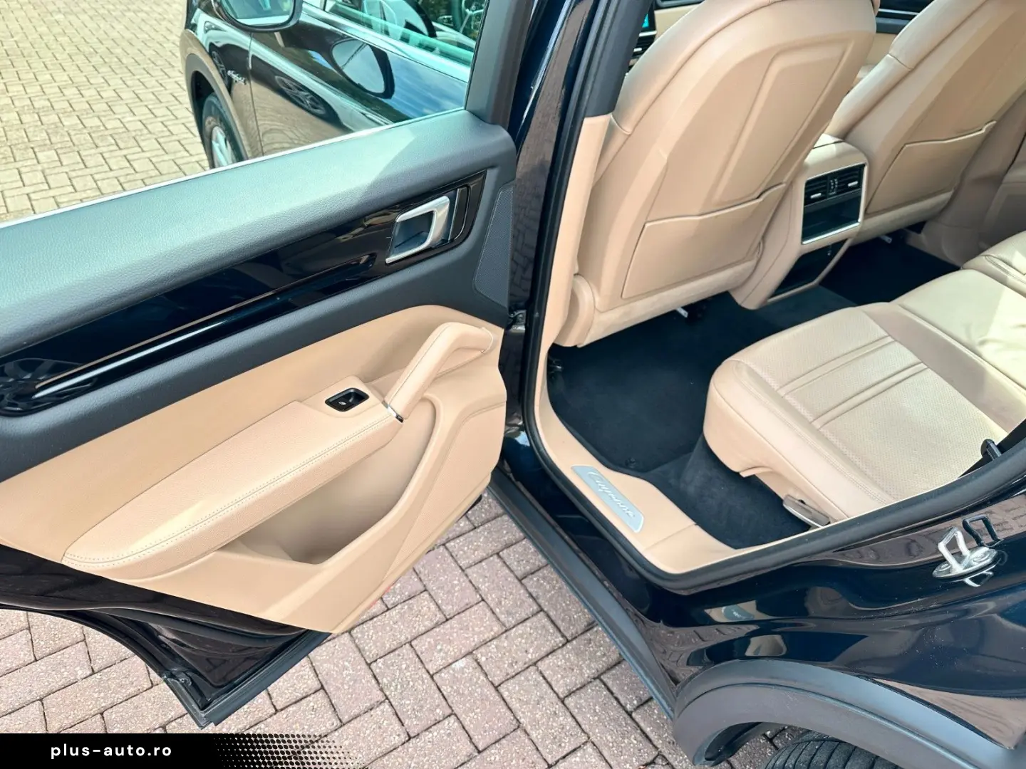 PORSCHE Cayenne E-Hybrid Chrono Plug-in Cam Pan 1.Hand