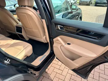 PORSCHE Cayenne E-Hybrid Chrono Plug-in Cam Pan 1.Hand