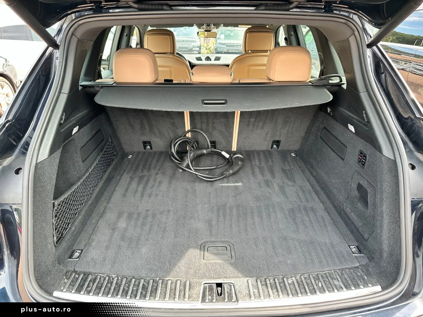 PORSCHE Cayenne E-Hybrid Chrono Plug-in Cam Pan 1.Hand