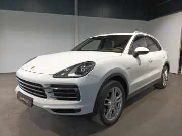 PORSCHE Cayenne E-Hybrid LED Navi Pano HuD AHK SHZ