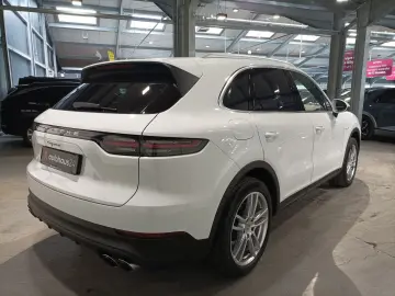 PORSCHE Cayenne E-Hybrid LED Navi Pano HuD AHK SHZ