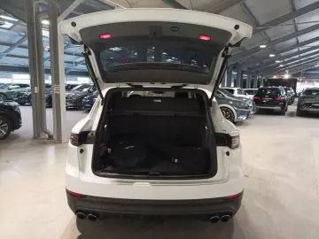 PORSCHE Cayenne E-Hybrid LED Navi Pano HuD AHK SHZ