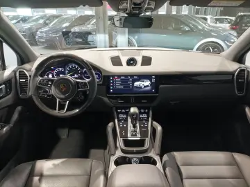 PORSCHE Cayenne E-Hybrid LED Navi Pano HuD AHK SHZ