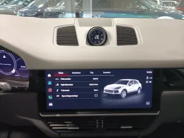 PORSCHE Cayenne E-Hybrid LED Navi Pano HuD AHK SHZ