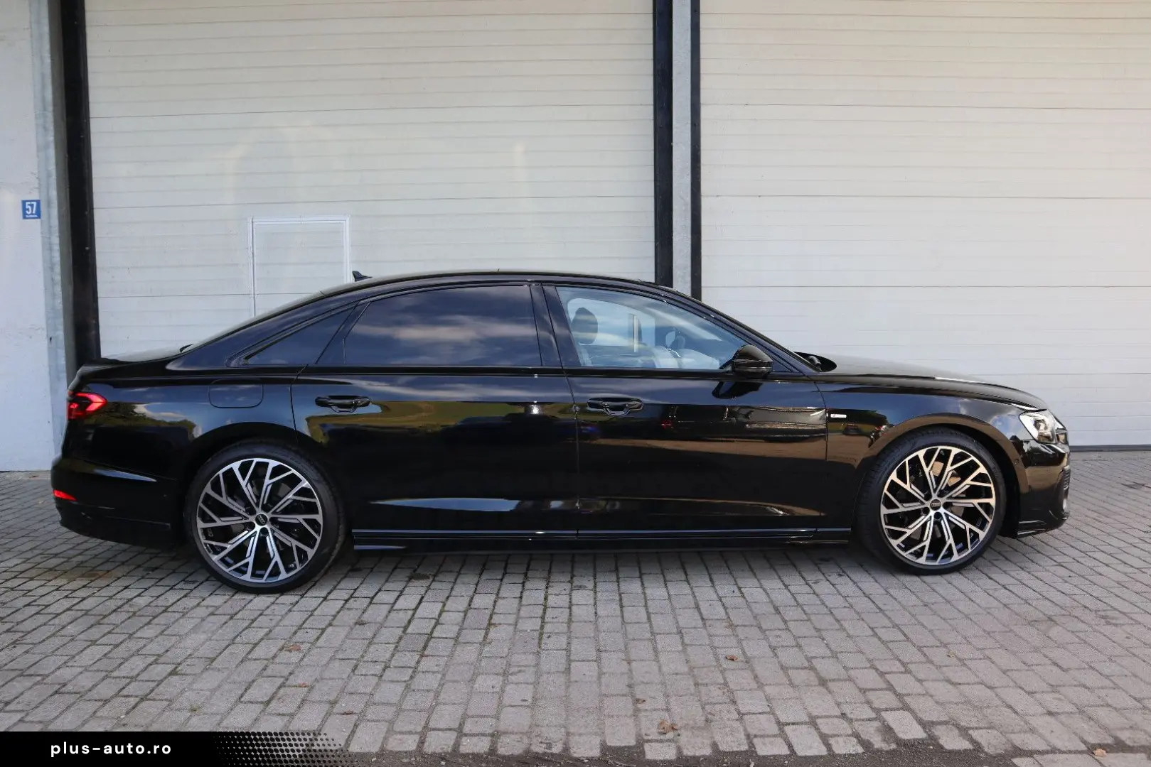 AUDI A8L 60 TFSI V8 lang exclusive UNIKAT UPE 215.170