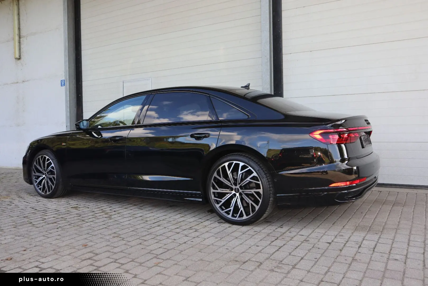 AUDI A8L 60 TFSI V8 lang exclusive UNIKAT UPE 215.170