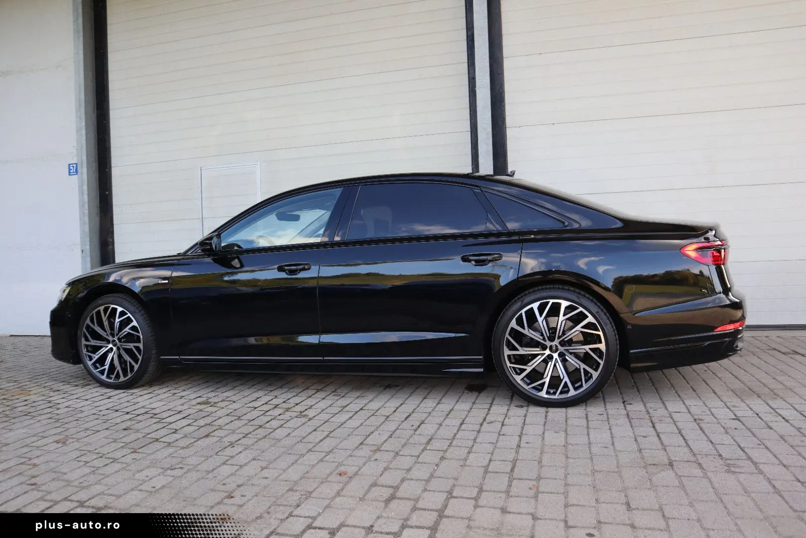 AUDI A8L 60 TFSI V8 lang exclusive UNIKAT UPE 215.170