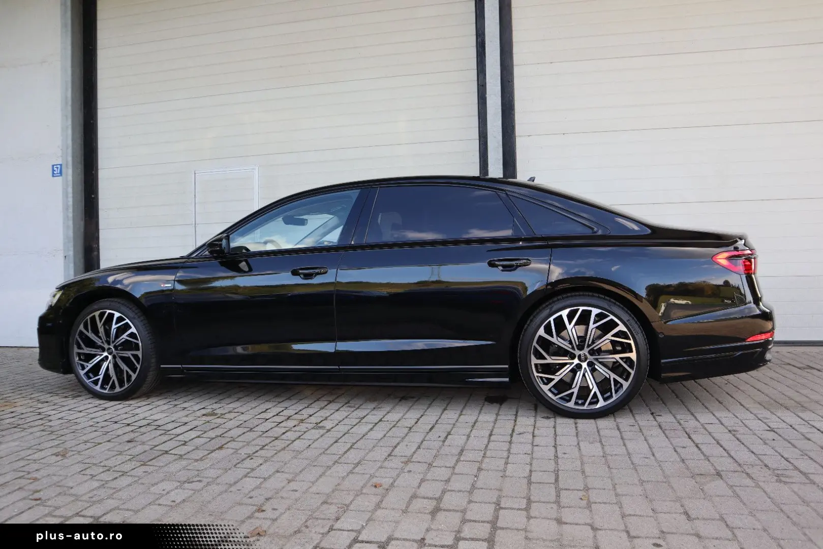 AUDI A8L 60 TFSI V8 lang exclusive UNIKAT UPE 215.170