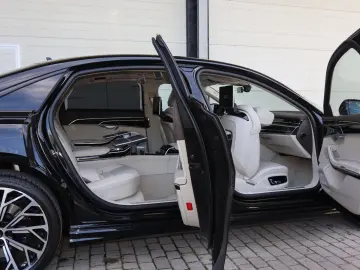 AUDI A8L 60 TFSI V8 lang exclusive UNIKAT UPE 215.170