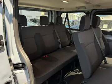 Renault Trafic Authentic Blue dCi 150 MY24