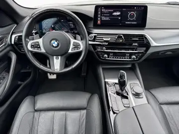 BMW 520dA T M SPORT LivePro Laser Pano HUD Ventilation