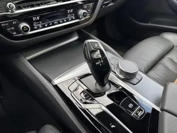 BMW 520dA T M SPORT LivePro Laser Pano HUD Ventilation