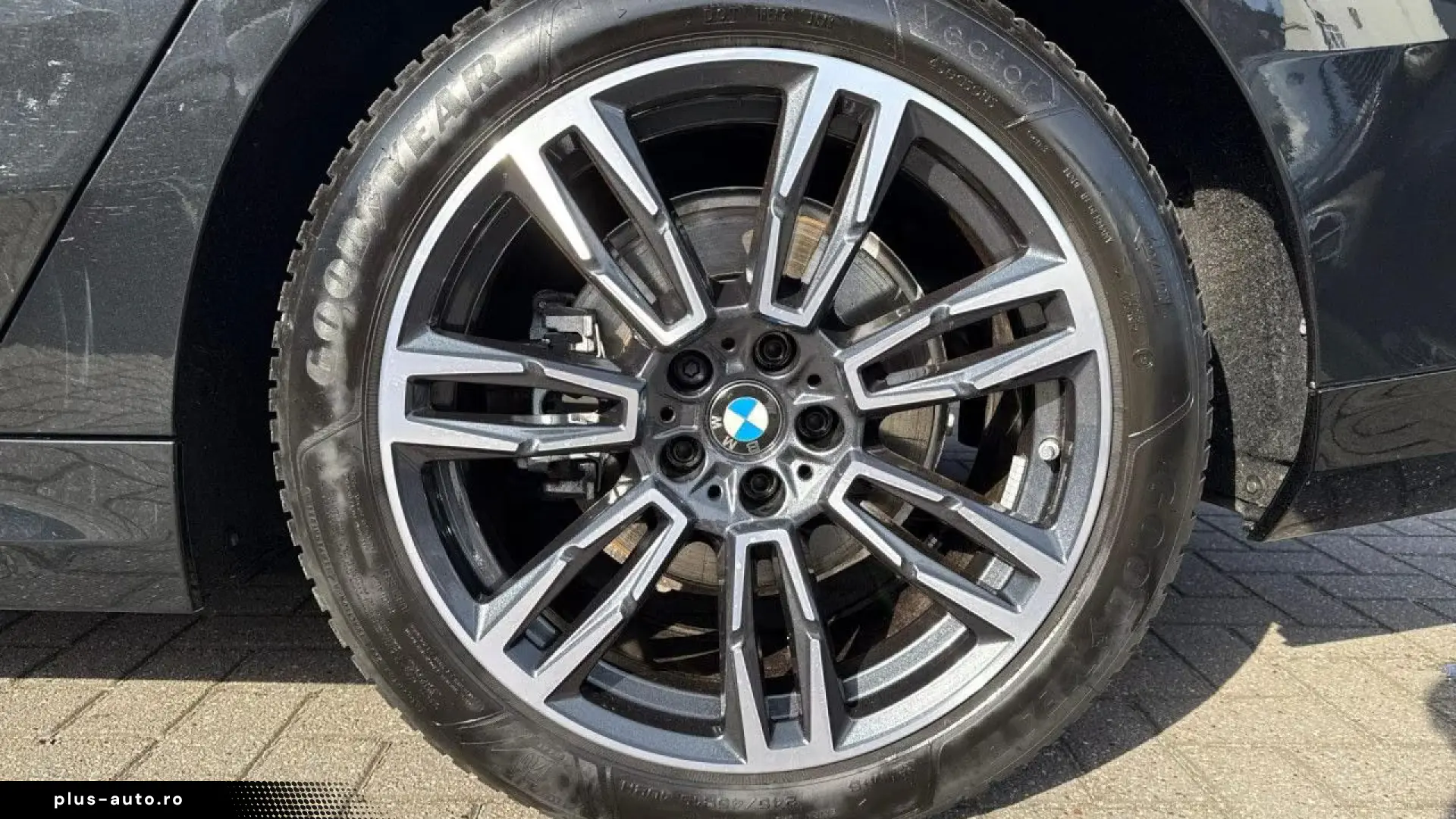 BMW 520dA T M SPORT LivePro AHK StHzg 360  H K St G